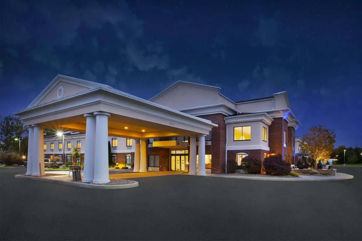 Holiday Inn Express & Suites Rochester-Victor by IHG