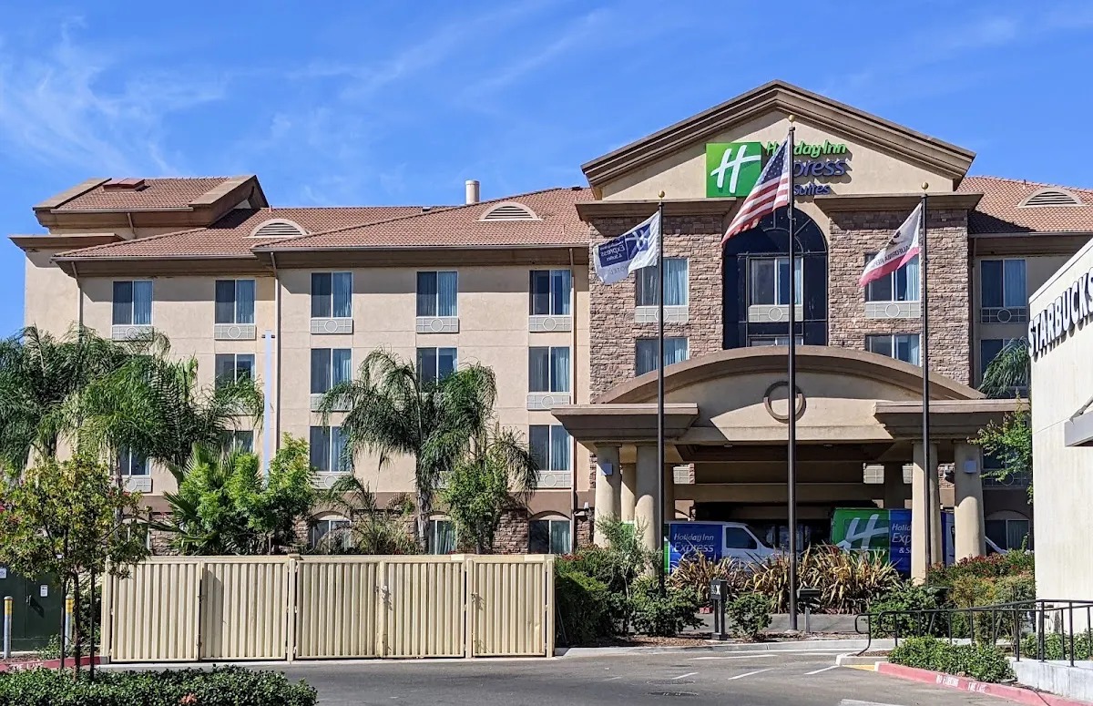 Holiday Inn Express & Suites Fresno Northwest-Herndon, an IHG Hotel