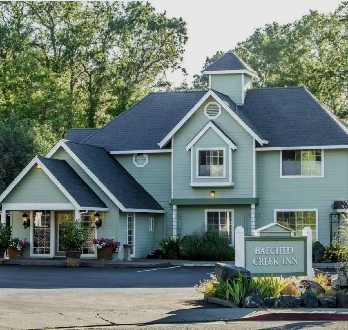 Baechtel Creek Inn
