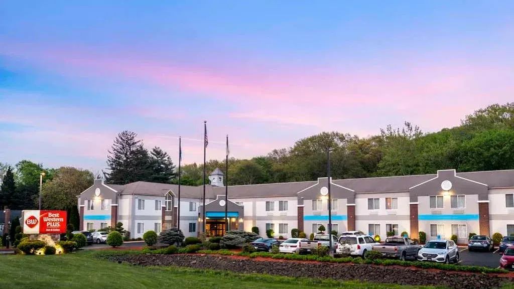 Best Western Plus New England Inn & Suites