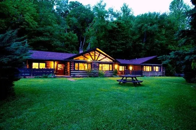 Creekwalk Inn Bed and Breakfast at Whisperwood Farm
