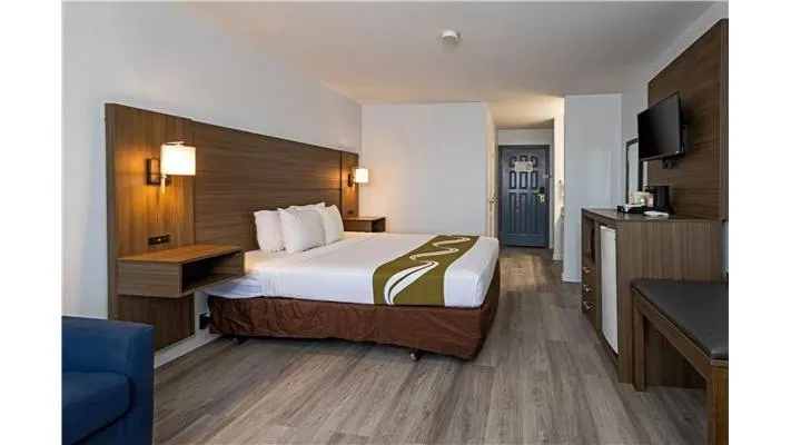 Quality Inn & Suites Tulare