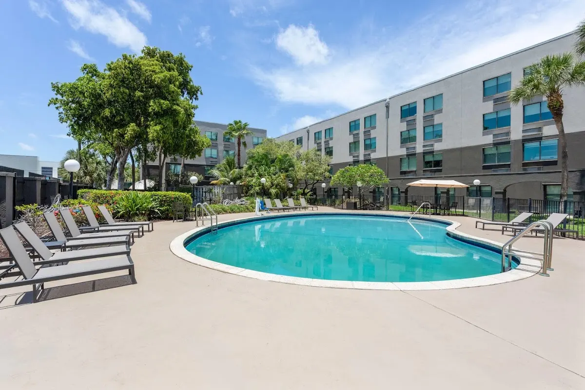 La Quinta Inn & Suites by Wyndham Ft Lauderdale Cypress Cr