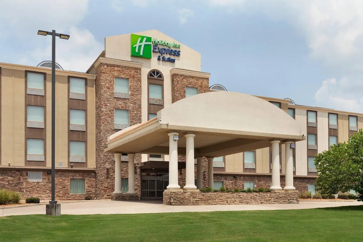 Holiday Inn Express & Suites Searcy by IHG