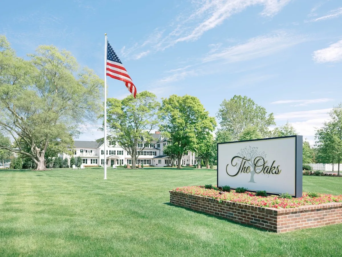 The Oaks Waterfront Hotel
