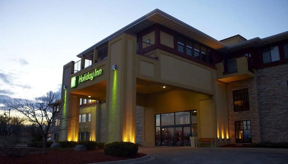 Holiday Inn Pewaukee-Milwaukee West by IHG