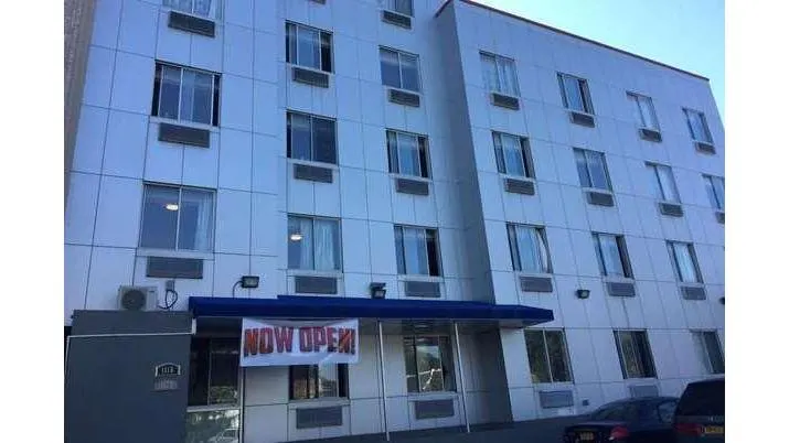 Days Inn by Wyndham Brooklyn Borough Park