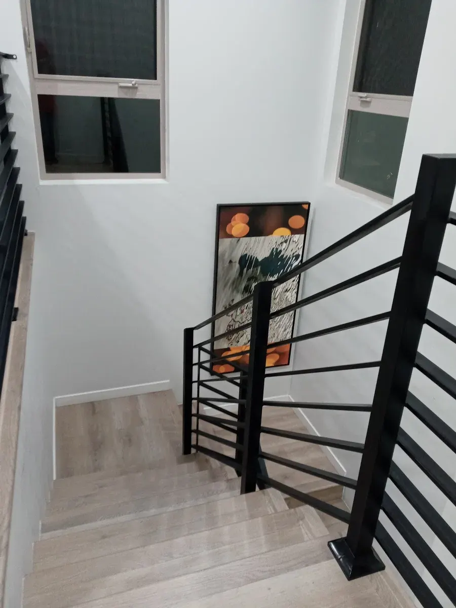 Hollywood Homes Minutes to Everything Spacious AND Free Parking