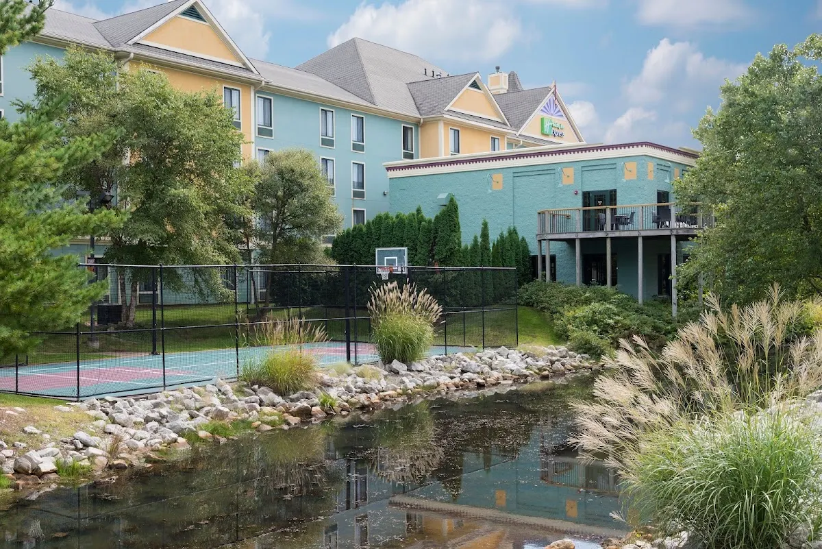 Holiday Inn Express Holland by IHG