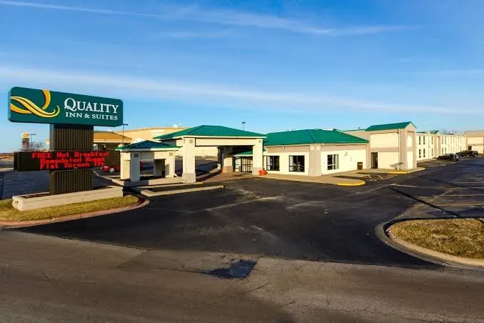Quality Inn & Suites Moline Airport