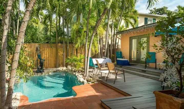 Suite Dreams Inn by the Beach