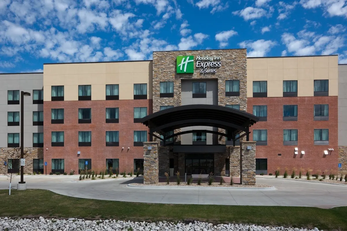 Holiday Inn Express & Suites Fort Dodge by IHG