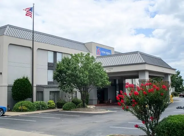 Skyline Inn