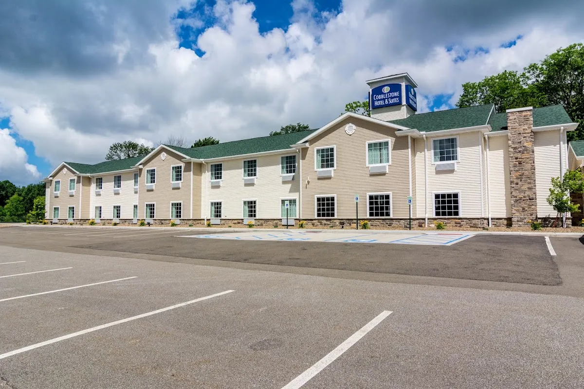 Cobblestone Hotel & Suites - Harborcreek