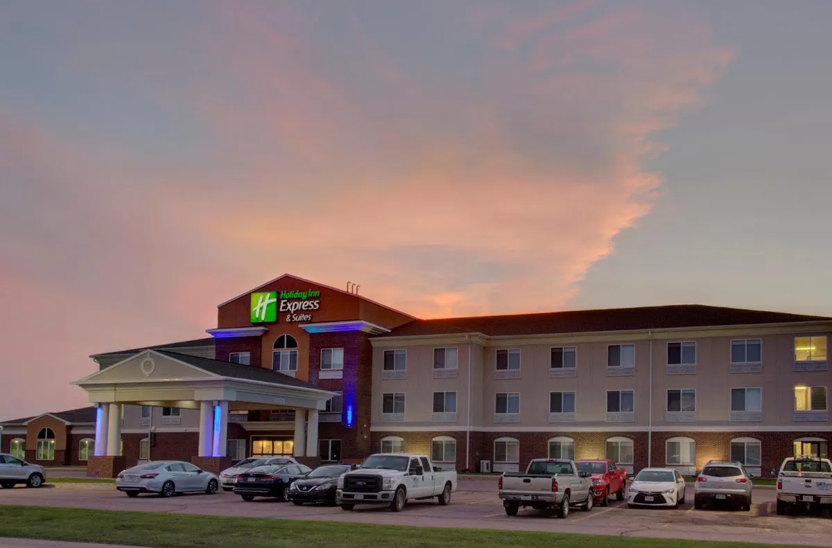 Holiday Inn Express & Suites Le Mars by IHG