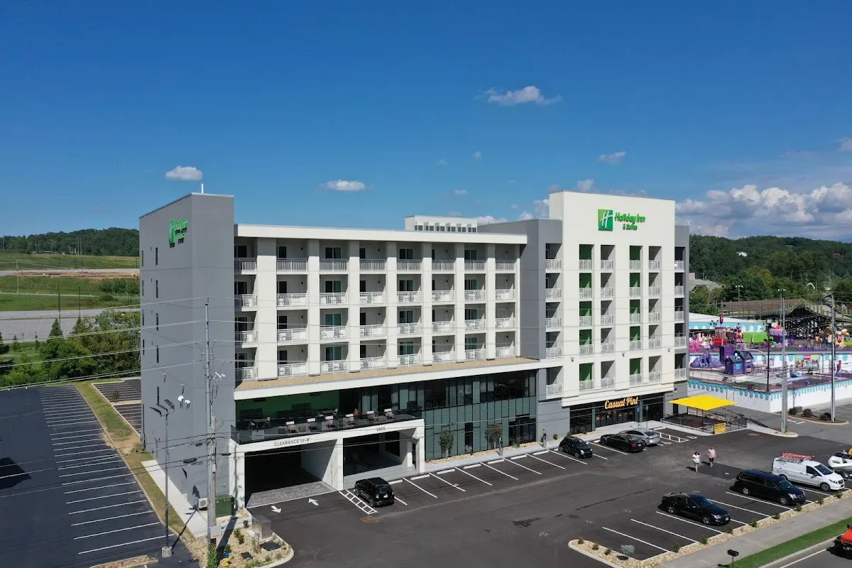 Holiday Inn & Suites Pigeon Forge Convention Center by IHG