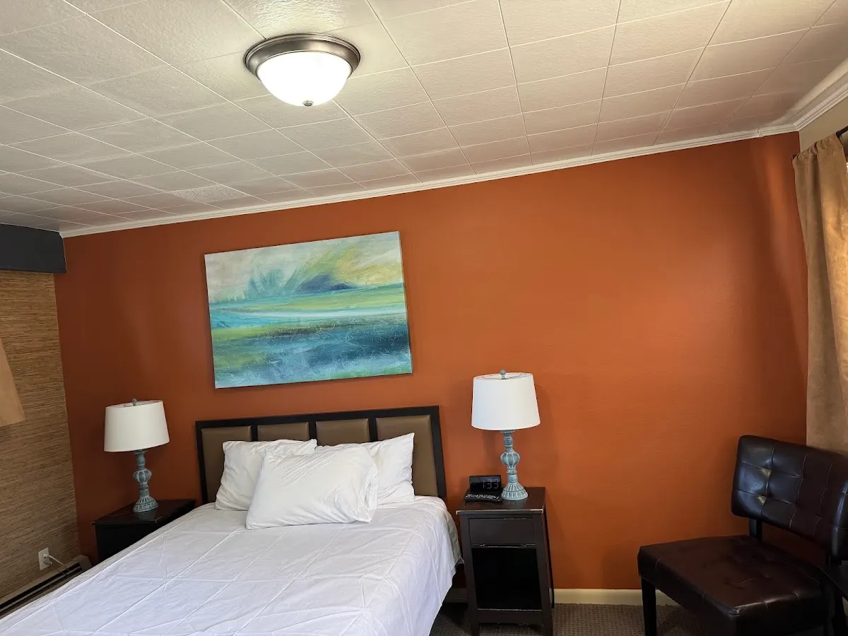 Triangle Motel