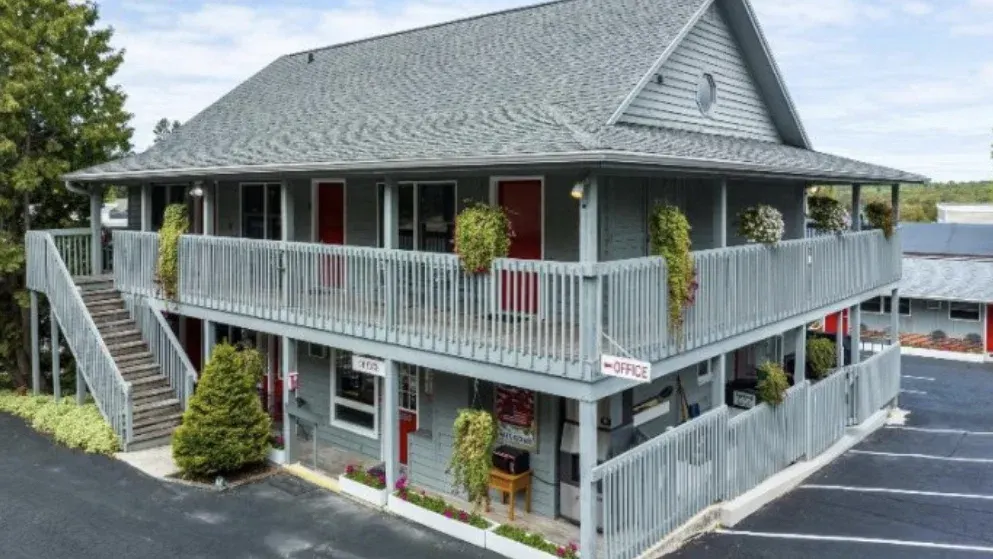 DownTown Inn