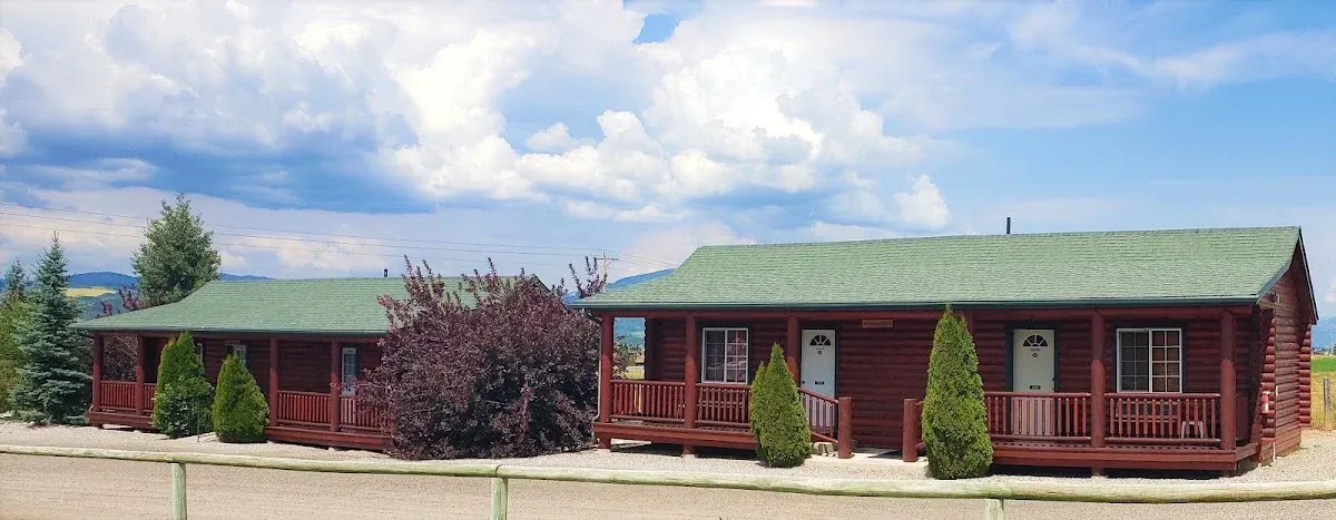 Wolf Den Log Cabin Motel & RV Park