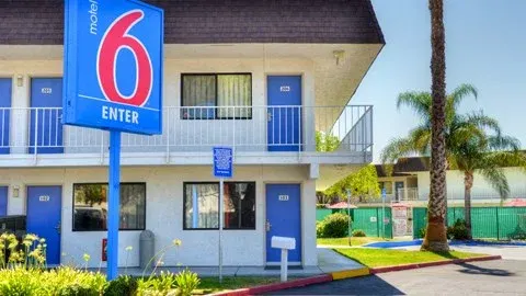 Motel 6 Santa Nella, on i-5