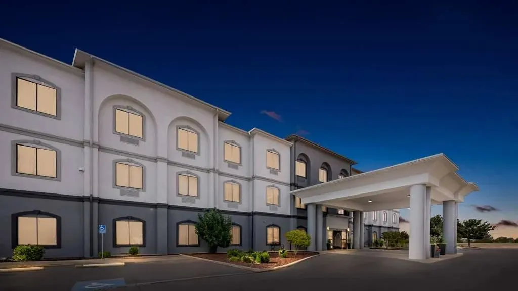 Best Western Palace Inn & Suites