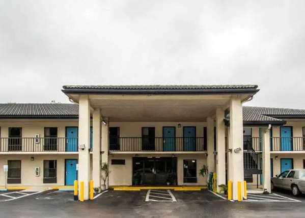 Travelodge by Wyndham Alachua