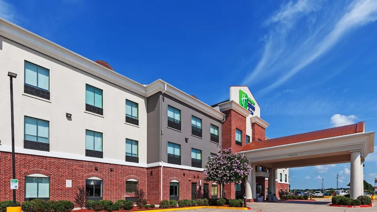 Holiday Inn Express & Suites Sealy by IHG