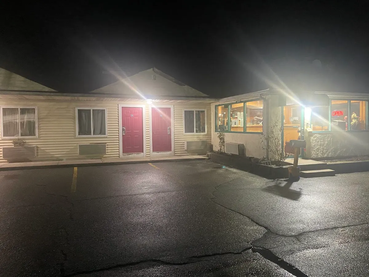 Travelers Motor Lodge