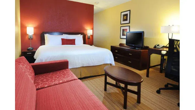 Courtyard by Marriott Houston Hobby Airport