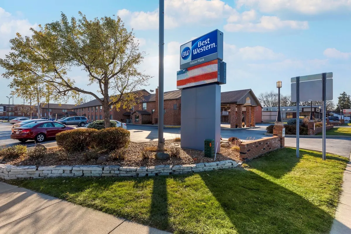 Best Western Falcon Plaza - Bowling Green