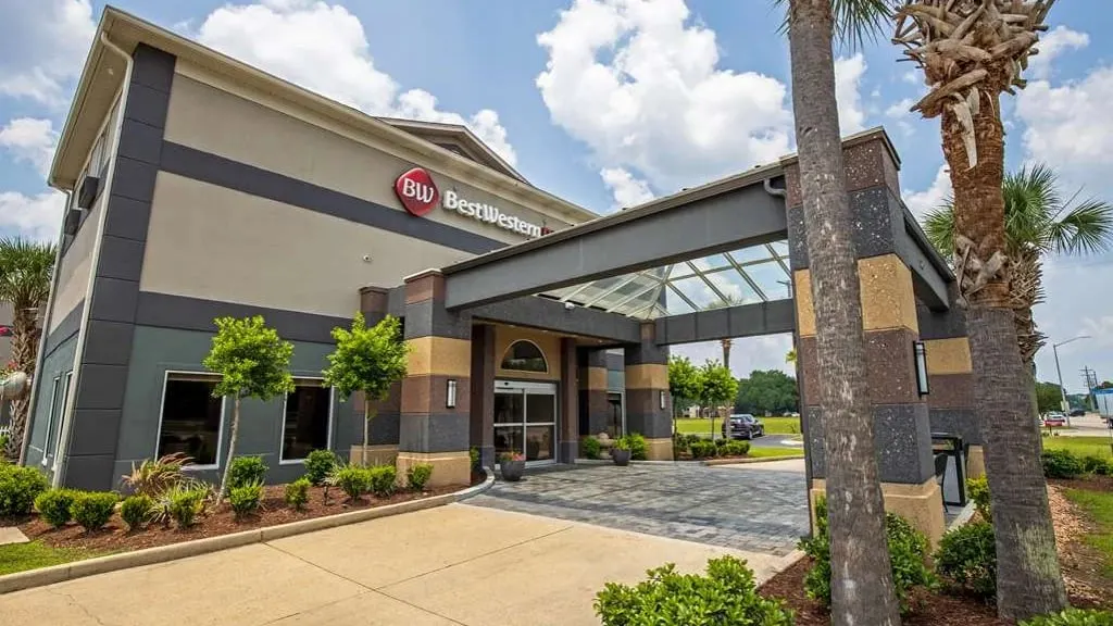 Best Western Plus Vermilion River Inn & Suites
