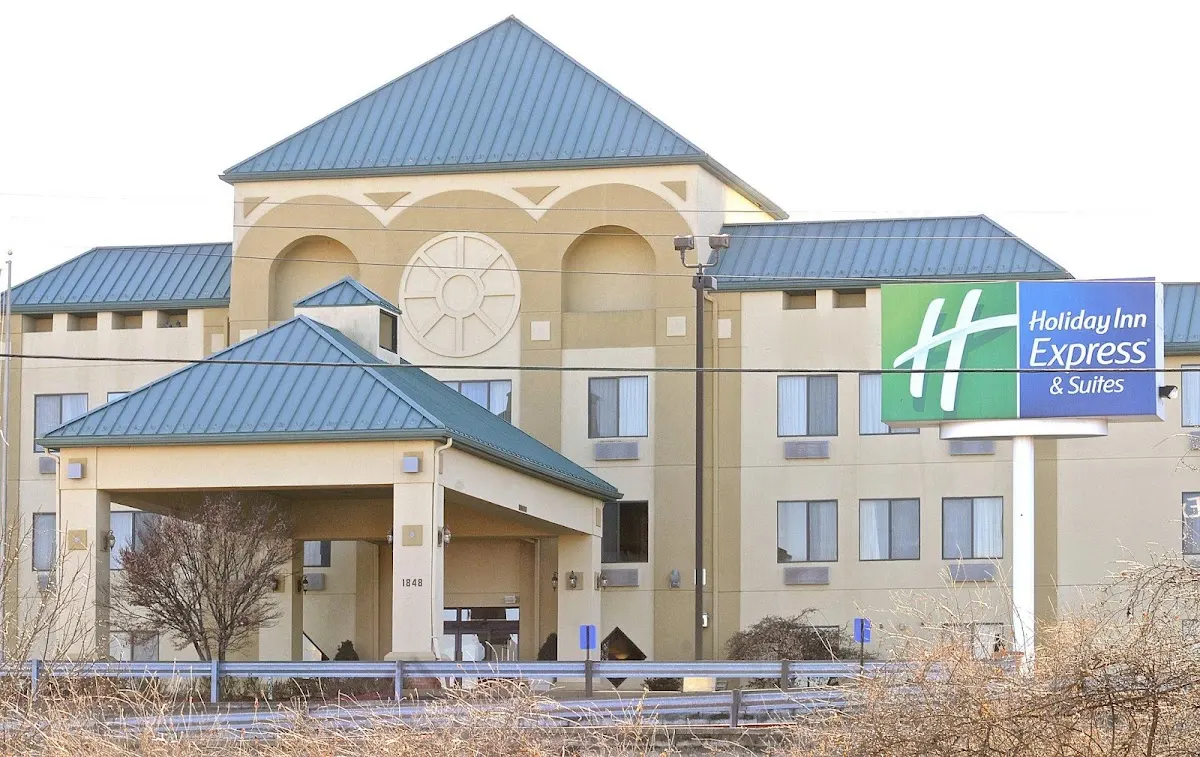 Holiday Inn Express & Suites St. Louis West - Fenton by IHG