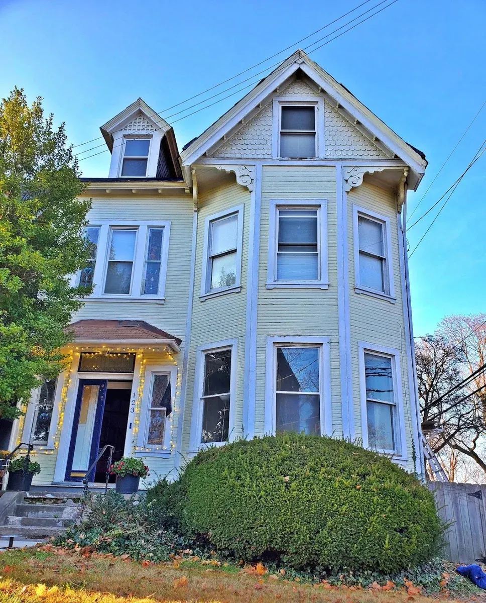 Point Breeze Guest House