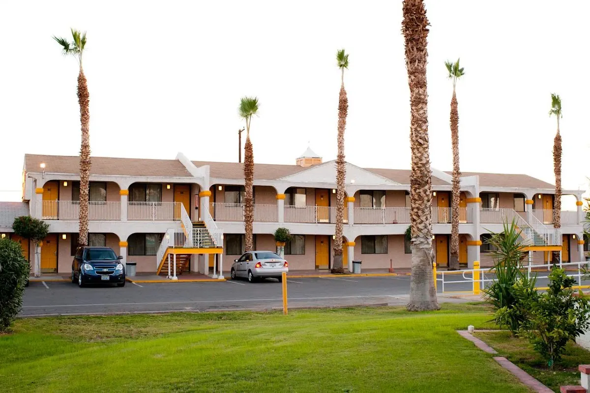 Emerald Inn and Lounge