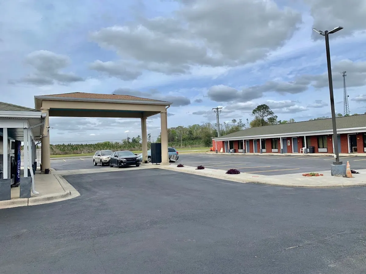 Lake Seminole Inn