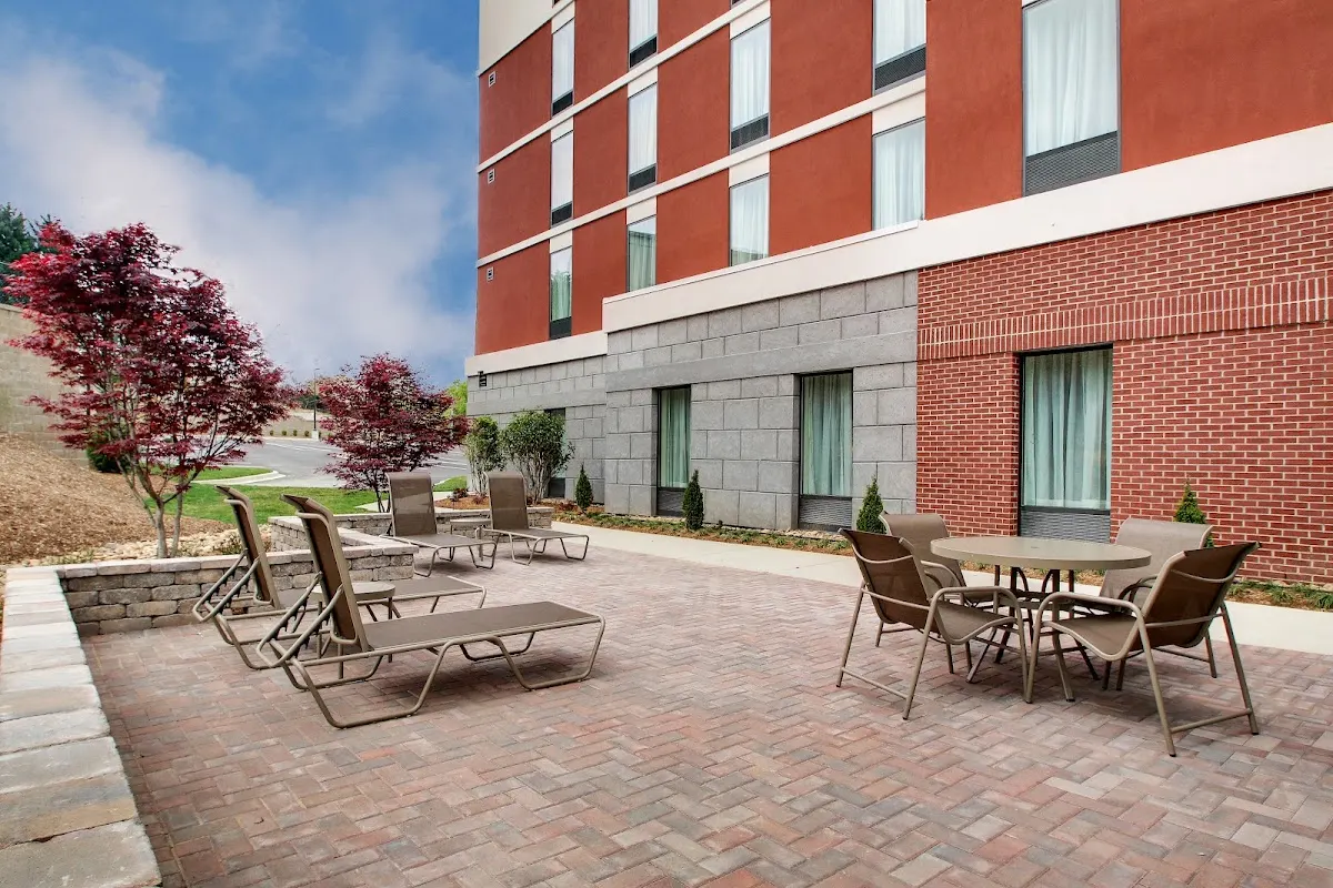 Hampton Inn & Suites Greenville Airport