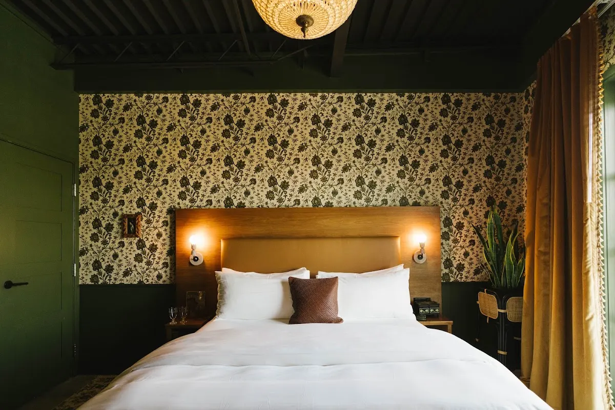 The Frances Modern Inn