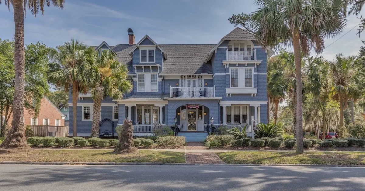 Riverdale Inn