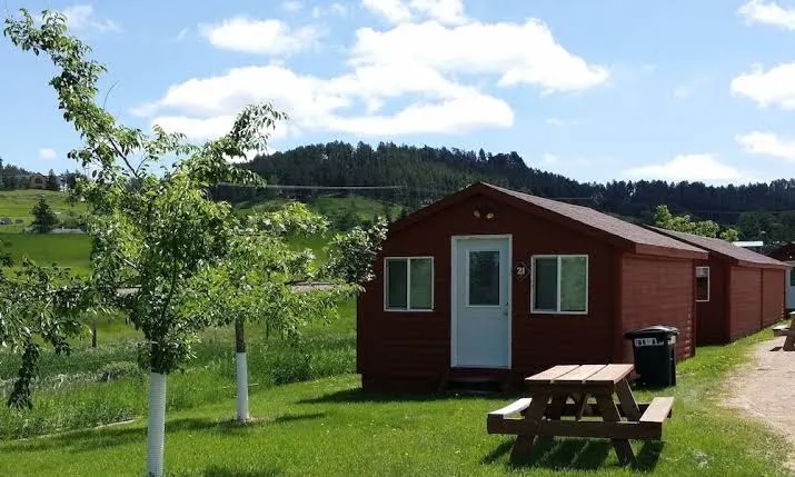 No Name City Luxury Cabins & RV