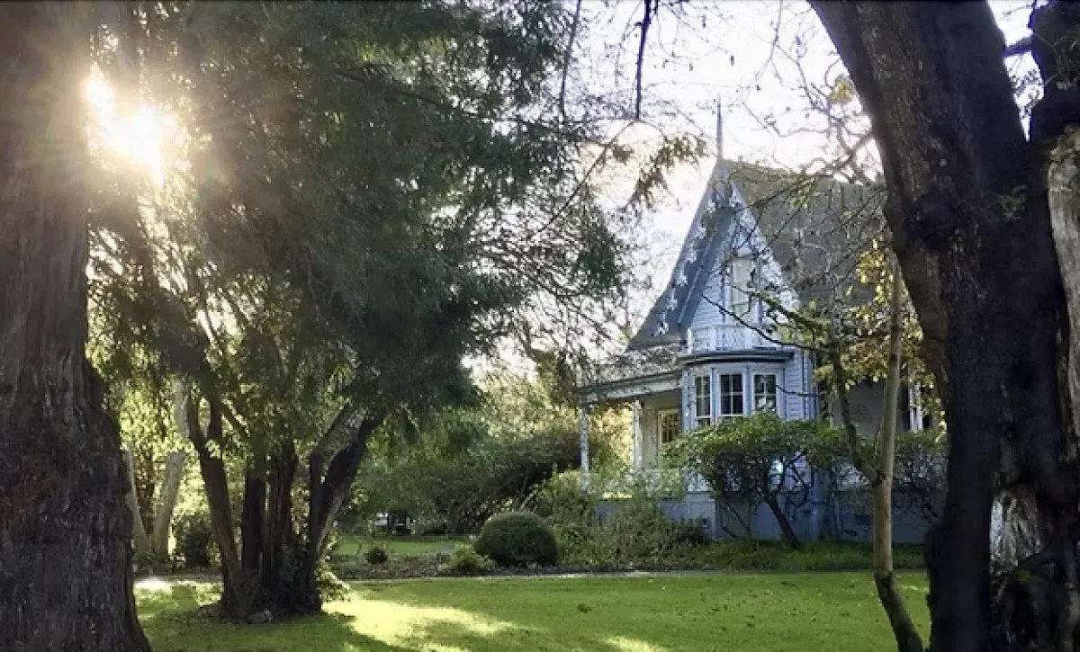 Shaw House Inn