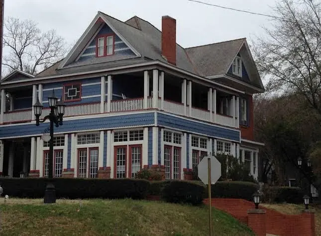 2439 Fairfield A Bed & Breakfast