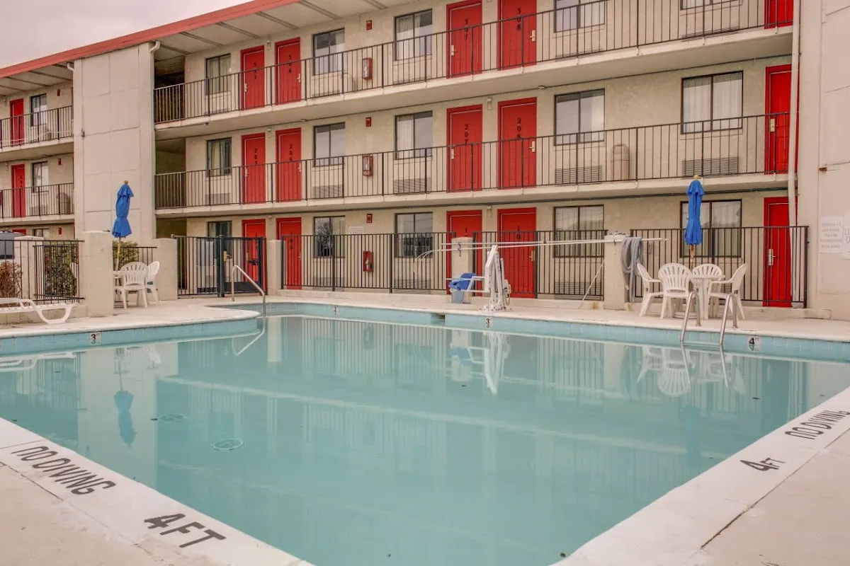 Somatel Nashville Airport Hotel