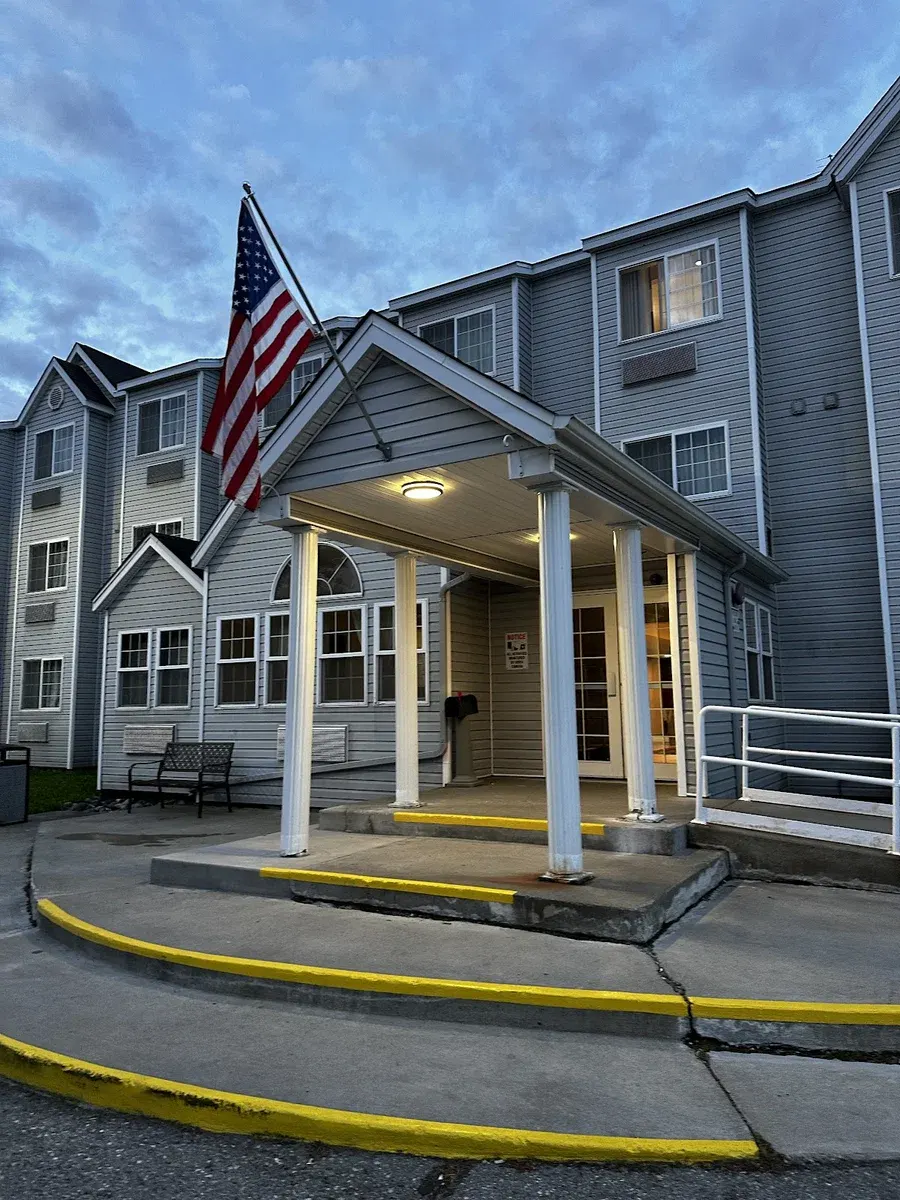 Baymont Inn & Suites by Wyndham Anchorage Airport
