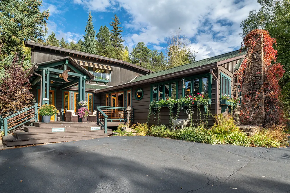 Highland Haven Creekside Inn