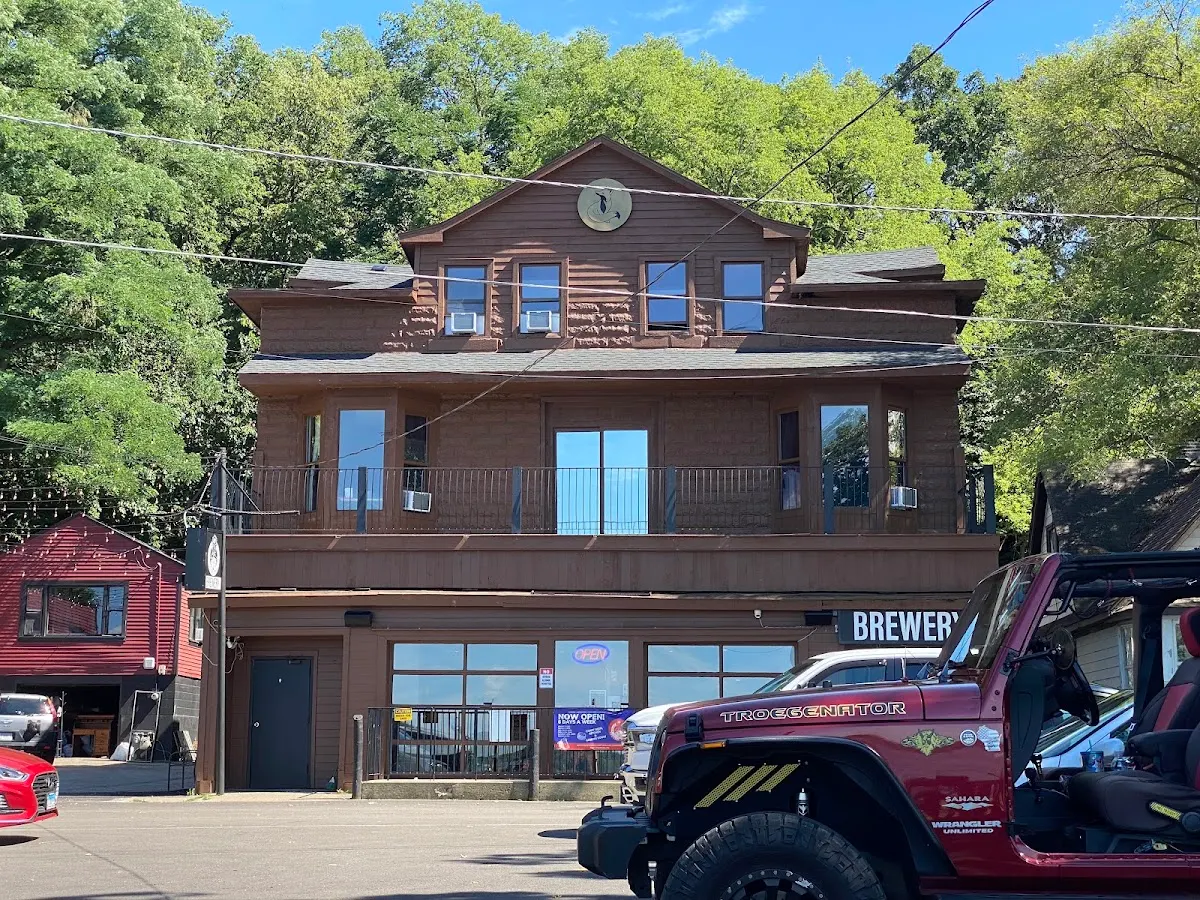 Randolph Hostel & Hotel