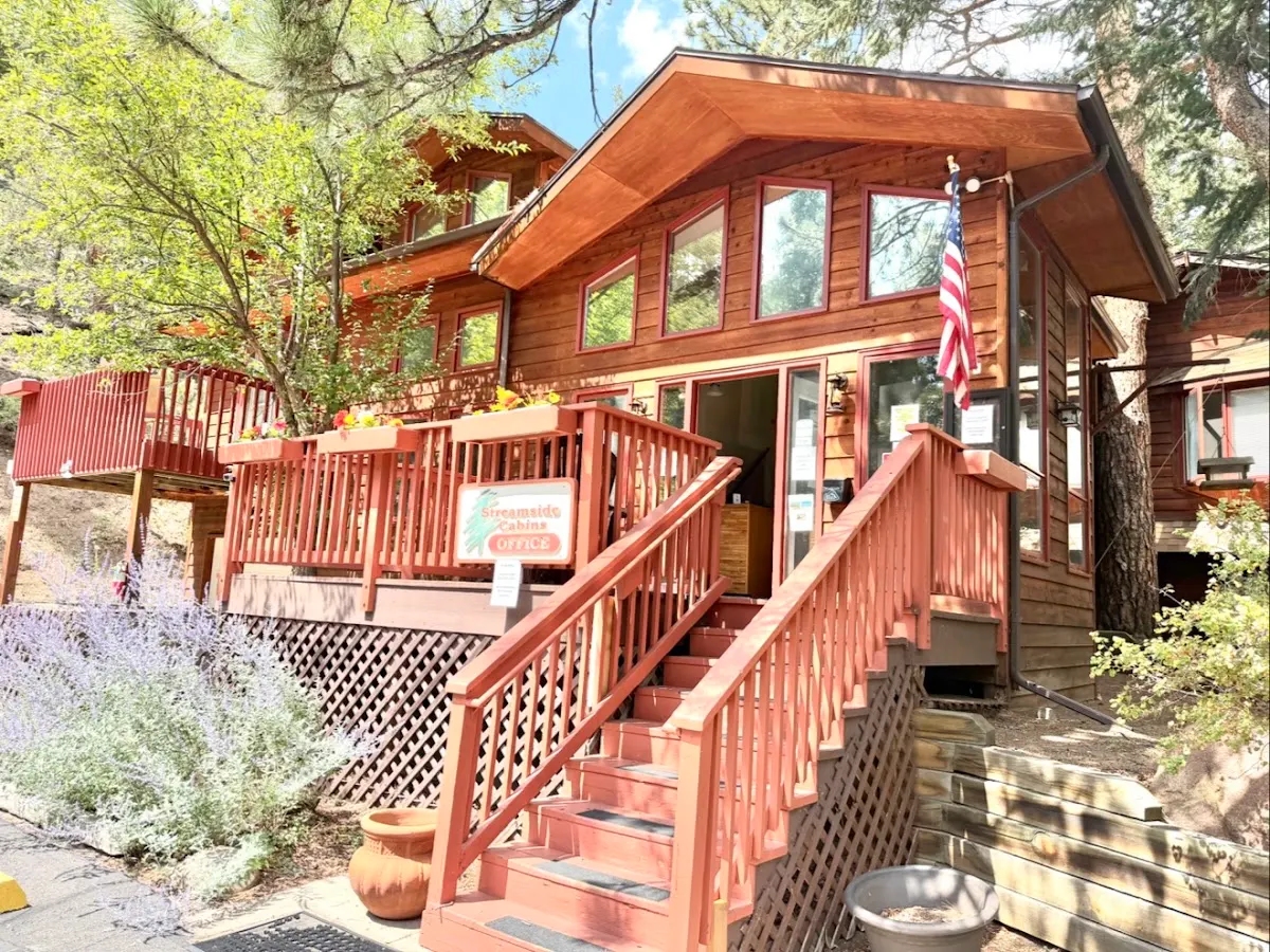 Streamside On Fall River