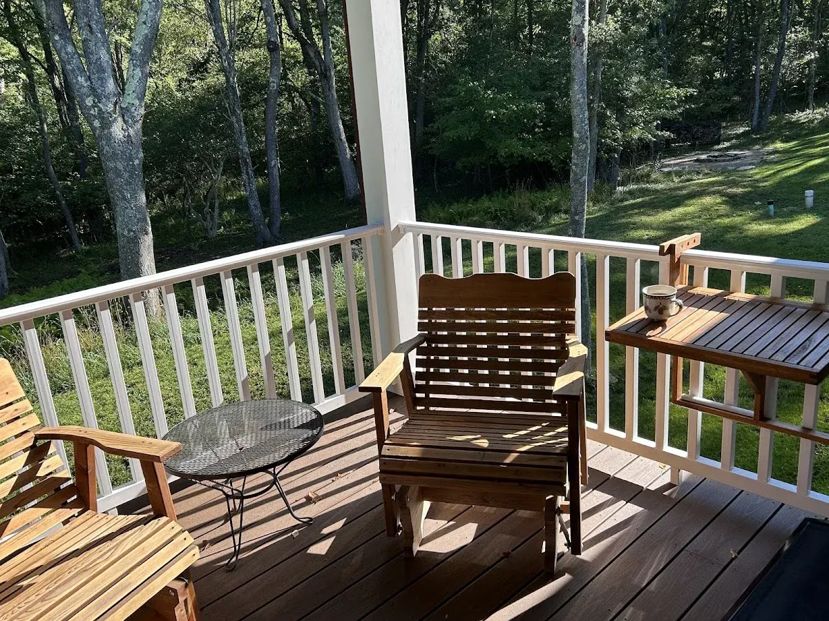 Buzzy Bee Lodge