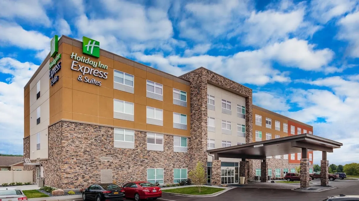 Holiday Inn Express & Suites Rice Lake by IHG