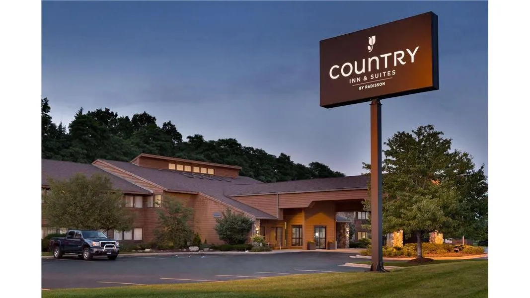 Country Inn & Suites by Radisson, Mishawaka - South Bend