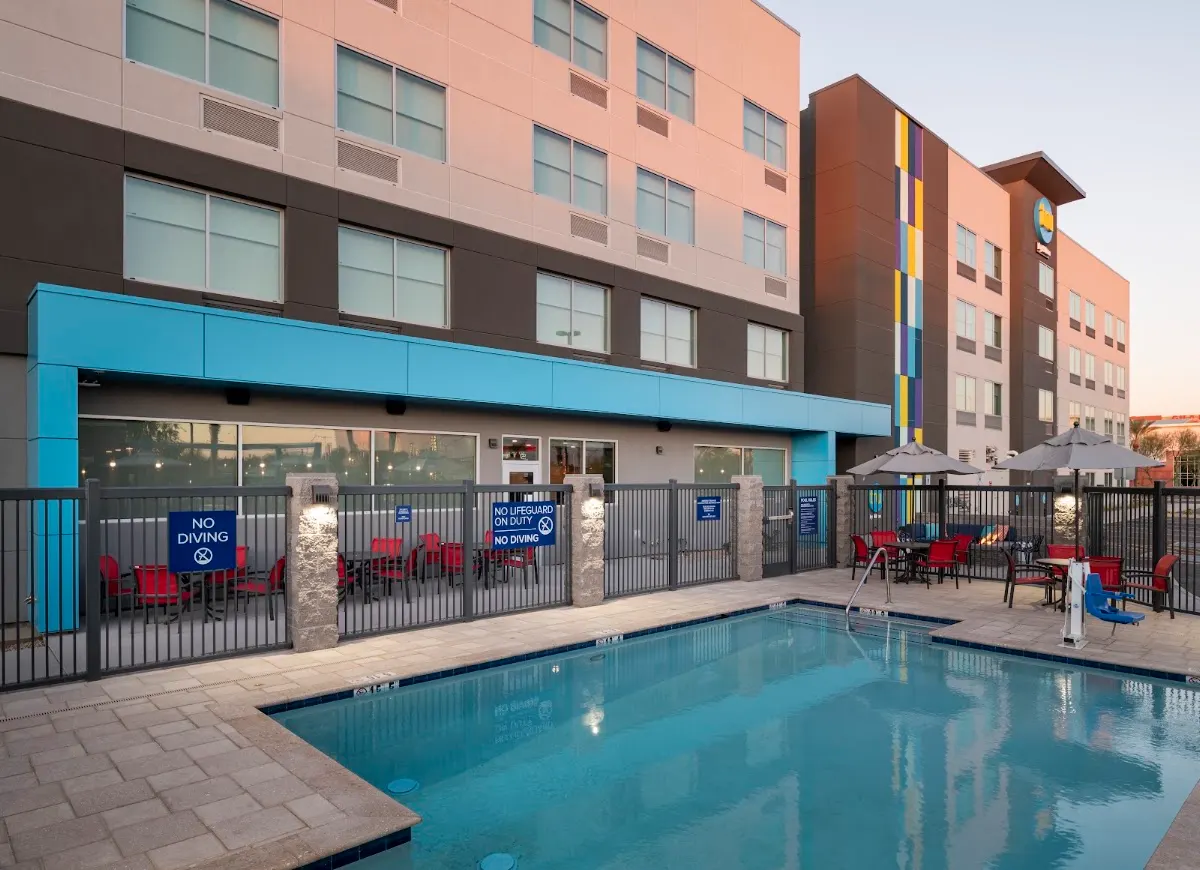 Tru by Hilton Phoenix Glendale Westgate